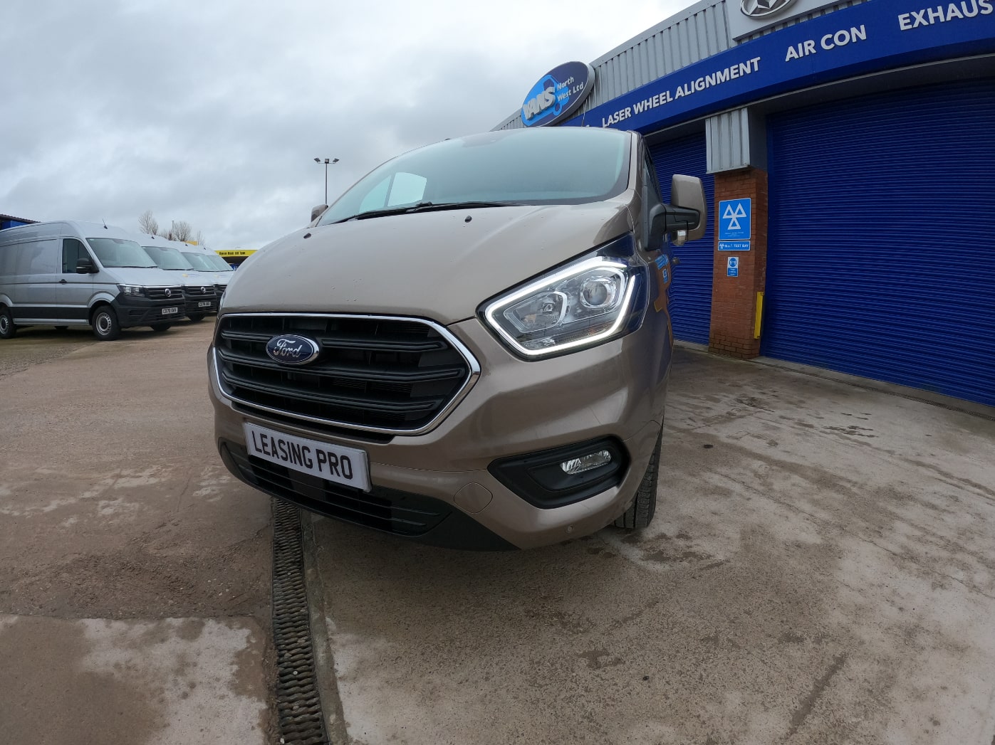 Ford TRANSIT CUSTOM 280 L1 DIESEL FWD 2.0 EcoBlue Hybrid 130ps Low Roof Limited Van